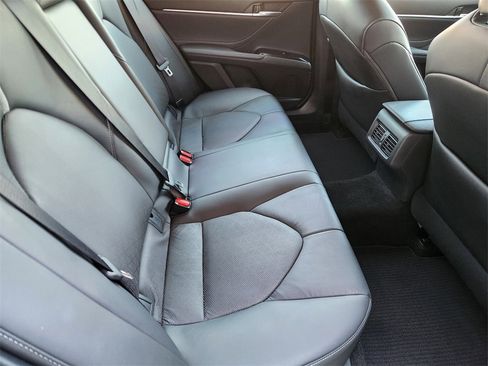 Used 2018 Toyota Camry XSE image 31