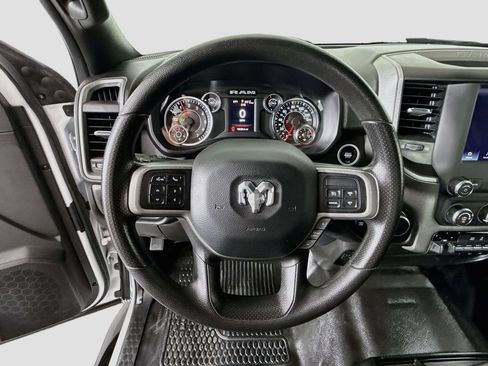 Used 2022 RAM 2500 Tradesman w/ Chrome Appearance Group AWD/4WD image 11