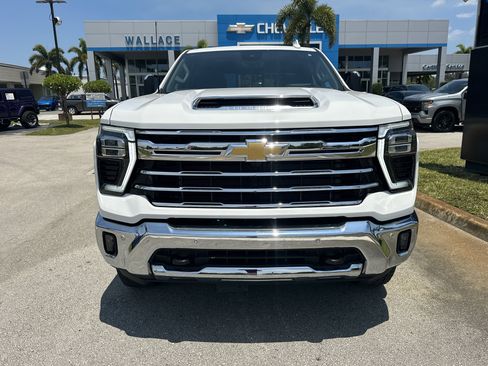 New 2026 Chevrolet Silverado 2500 LTZ w/ LTZ Plus Package AWD/4WD image 3