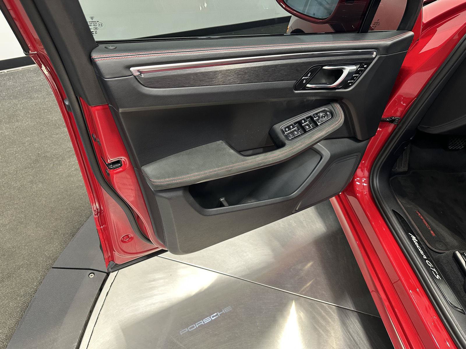 Certified 2023 Porsche Macan GTS AWD/4WD image 15