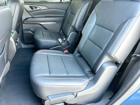 Used 2025 Chevrolet Traverse Z71 image 23