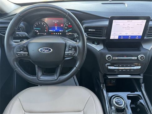 Used 2020 Ford Explorer XLT w/ Equipment Group 202A image 8