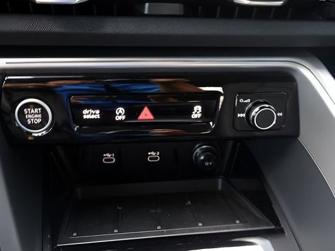 New 2025 Audi Q5 Premium Plus image 25