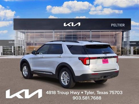 Used 2025 Ford Explorer Active RWD image 4