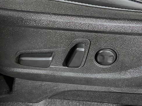 Used 2025 Kia Telluride S image 16