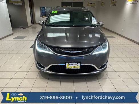 Used 2020 Chrysler Pacifica Limited FWD image 30