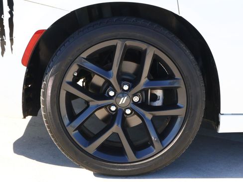 Used 2022 Dodge Charger SXT w/ Blacktop Package image 8