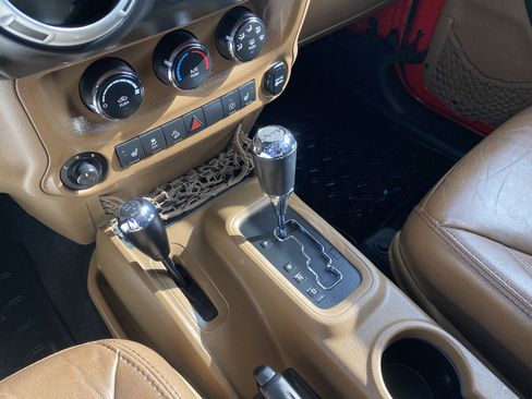 Used 2014 Jeep Wrangler Unlimited Sahara w/ Max Tow Package image 18