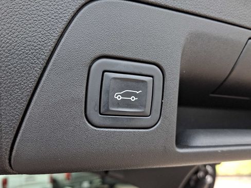 Used 2023 Buick Envision Avenir AWD/4WD image 35