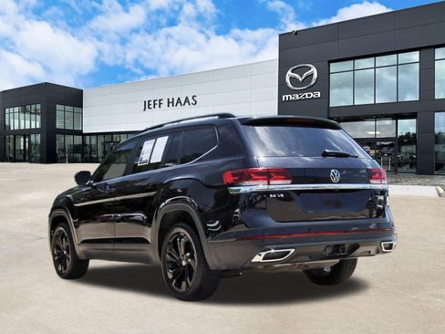 Used 2023 Volkswagen Atlas SE w/ Panoramic Sunroof Package FWD image 2