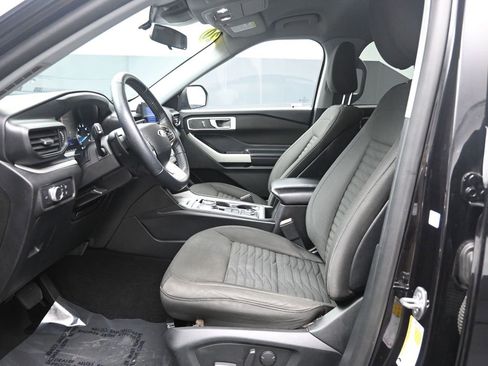 Used 2020 Ford Explorer XLT w/ Comfort Package image 19