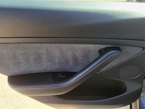 Used 2023 Tesla Model 3 Standard Range image 10