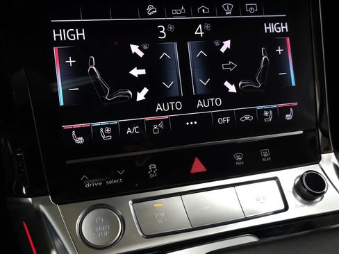 Used 2019 Audi e-tron Prestige w/ Prestige Package image 31