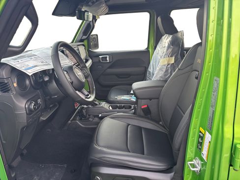 New 2025 Jeep Wrangler Unlimited Rubicon 392 image 9