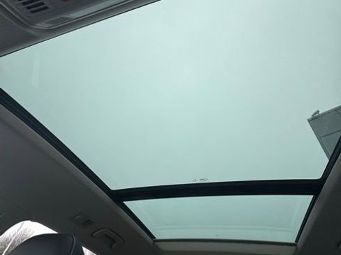 Used 2022 Volkswagen Taos SE image 17