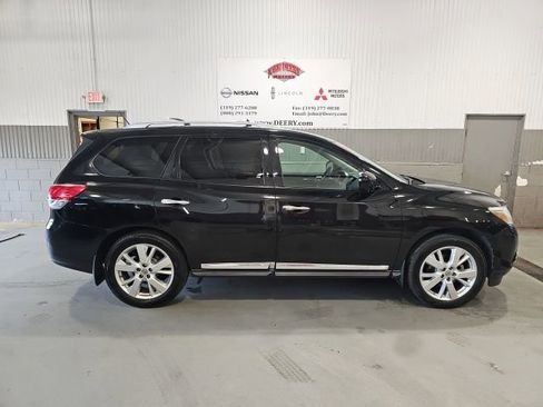 Used 2015 Nissan Pathfinder Platinum w/ Cargo Package AWD/4WD image 2