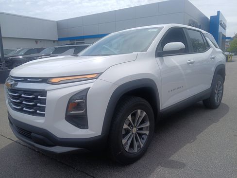 New 2026 Chevrolet Equinox LT FWD image 6