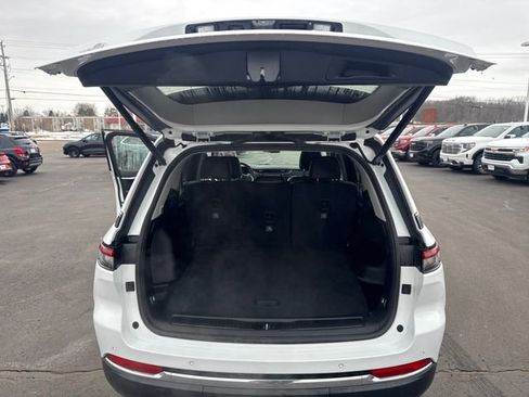 Used 2023 Jeep Grand Cherokee Limited w/ Luxury Tech Group II image 26