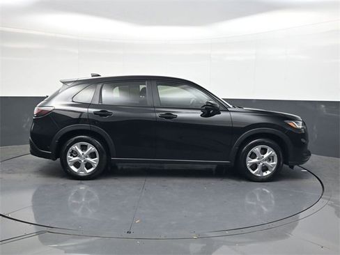 Used 2024 Honda HR-V LX image 3