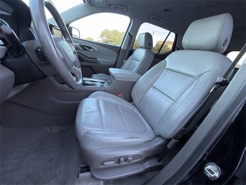 Used 2018 Chevrolet Traverse LT image 25