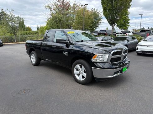 Used 2024 RAM 1500 Classic SLT AWD/4WD image 4