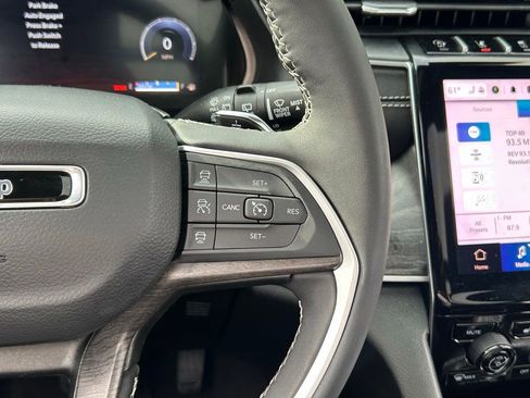 Certified 2024 Jeep Grand Cherokee Limited w/ Black Appearance Package image 52