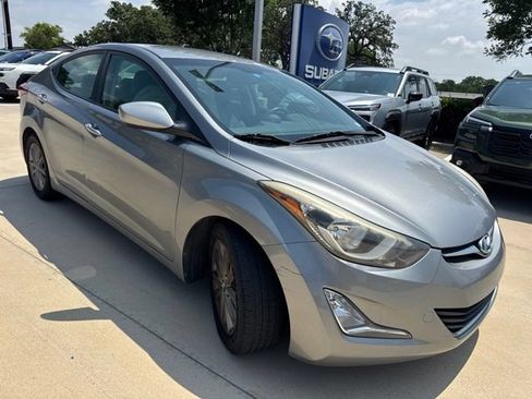 Used 2014 Hyundai Elantra SE w/ Option Group 02 FWD image 1