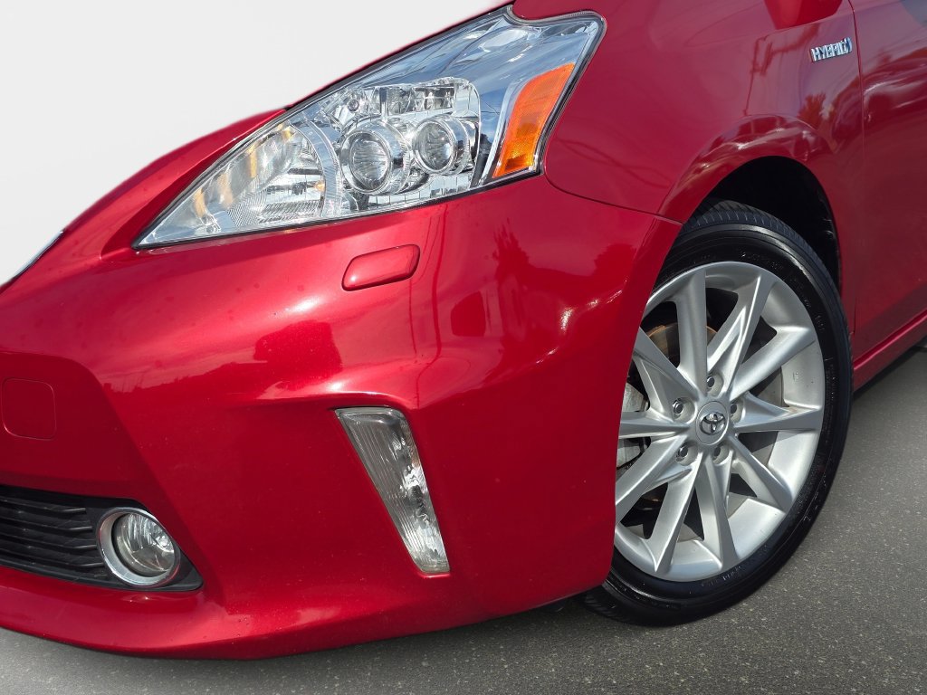 Used 2014 Toyota Prius V Five FWD image 32