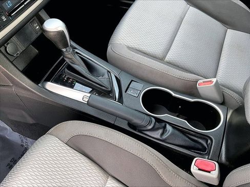 Used 2019 Toyota Corolla LE image 15