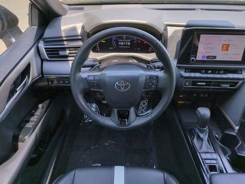 Used 2025 Toyota Camry SE FWD image 15