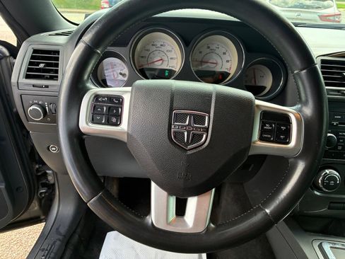 Used 2011 Dodge Challenger RWD image 11