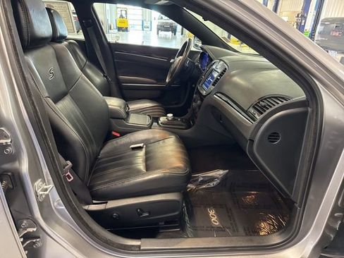 Used 2017 Chrysler 300 S w/ 300S Premium Group AWD/4WD image 18