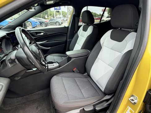 Certified 2024 Chevrolet Trax RS image 21