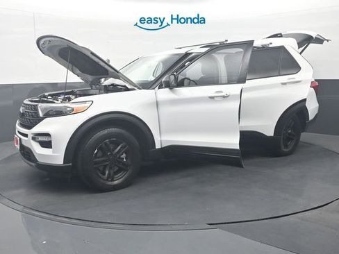 Used 2021 Ford Explorer XLT w/ Equipment Group 202A AWD/4WD image 37