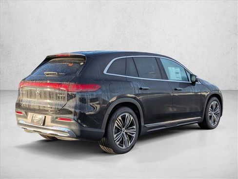 New 2026 Mercedes-Benz EQS 400 4MATIC SUV image 2