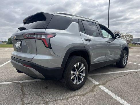 Used 2025 Chevrolet Equinox LT w/ Convenience Package II image 7