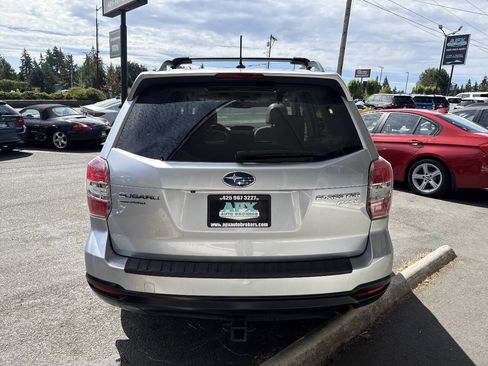 Used 2014 Subaru Forester 2.5i Touring AWD/4WD image 5