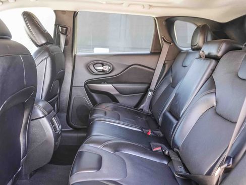 Used 2022 Jeep Cherokee Latitude Lux w/ Sun & Sound Group FWD image 18