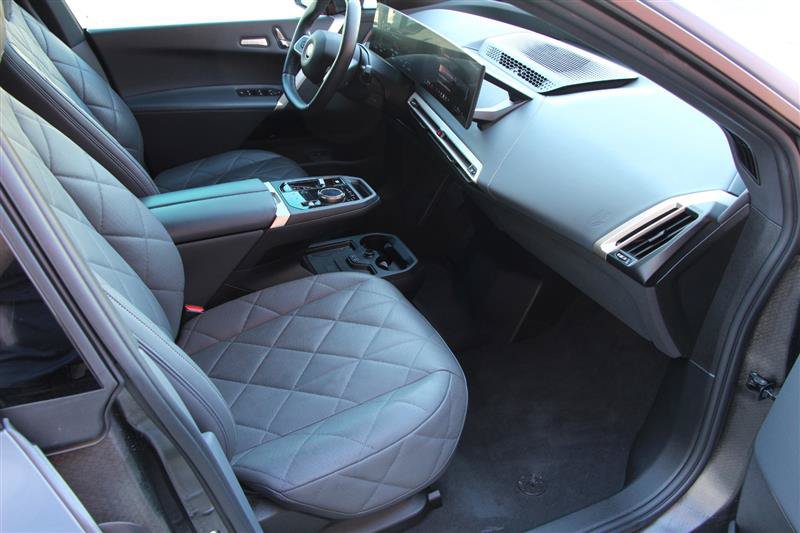 Used 2024 BMW iX xDrive50 w/ Premium Package AWD/4WD image 21