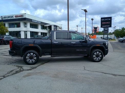 New 2026 GMC Sierra 3500 Denali w/ Denali Reserve Package AWD/4WD image 7