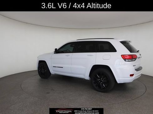Used 2020 Jeep Grand Cherokee Altitude AWD/4WD image 10