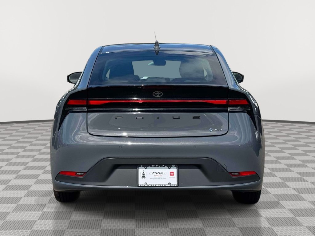 Used 2025 Toyota Prius LE FWD image 6
