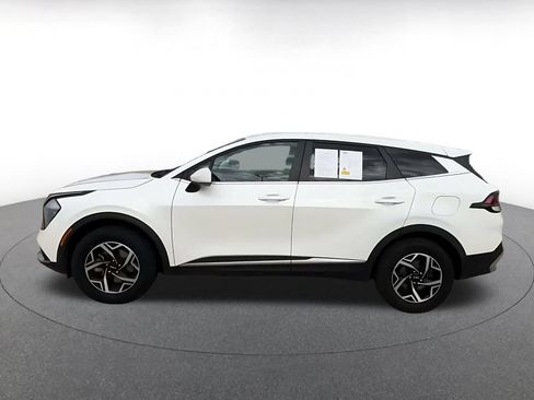 Used 2023 Kia Sportage LX AWD/4WD image 9