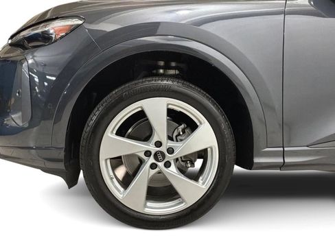 Used 2025 Audi Q5 Premium w/ Premium Plus AWD/4WD image 13