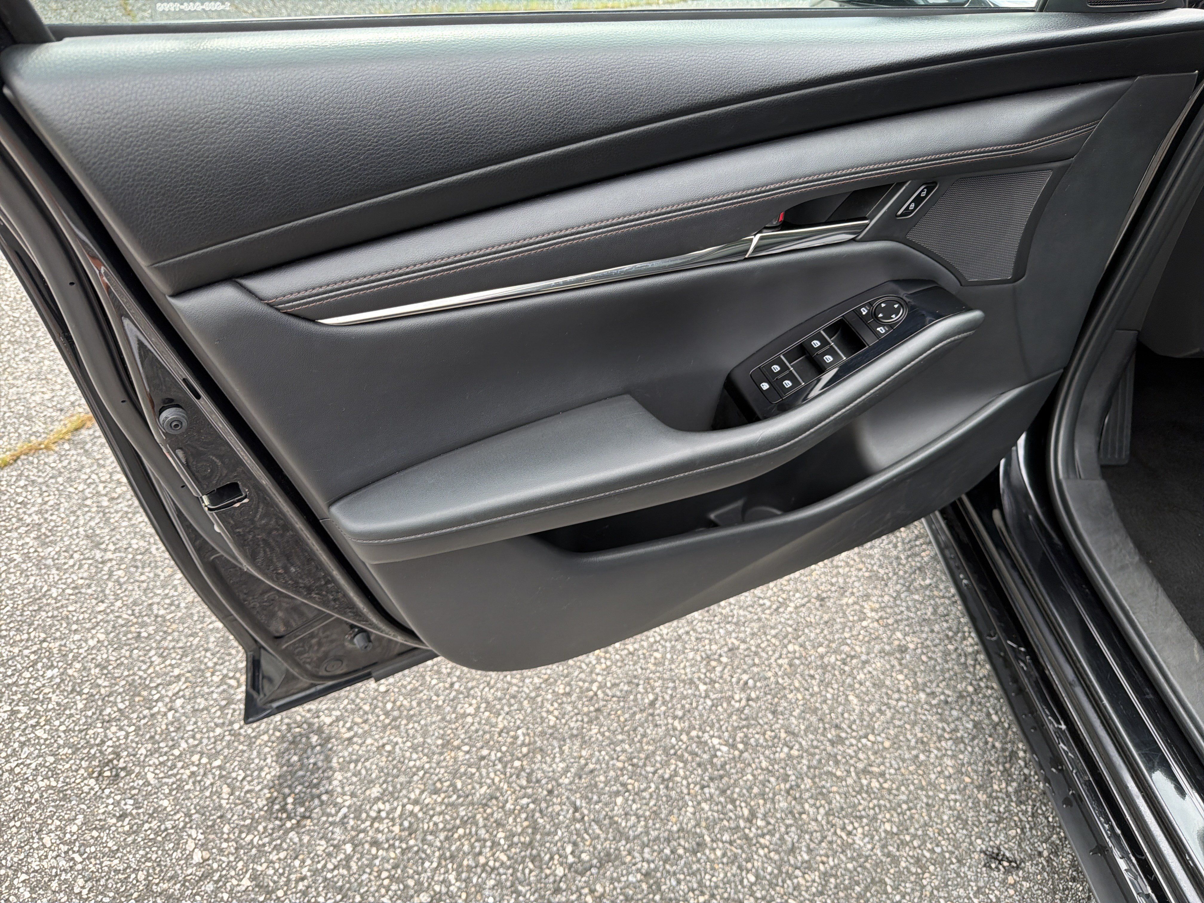 Used 2025 MAZDA MAZDA3 s FWD image 10
