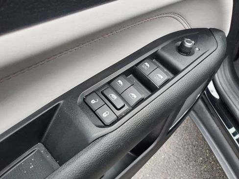 Used 2022 Jeep Compass Limited image 12