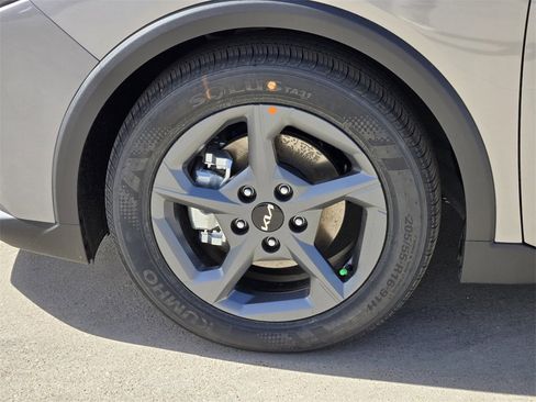 New 2026 Kia K4 LXS image 18