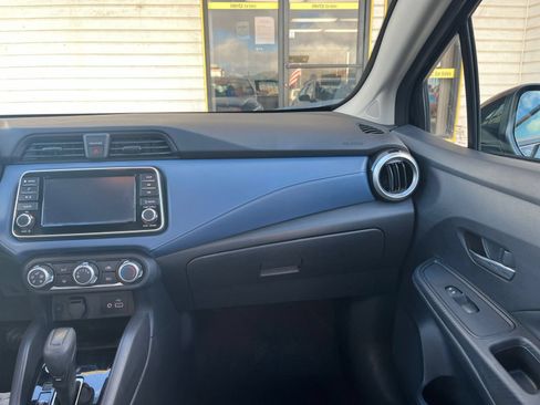 Used 2025 Nissan Versa SV FWD image 32