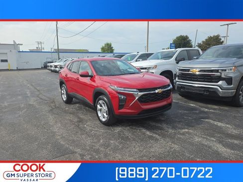 New 2026 Chevrolet Trax LS w/ LS Convenience Package FWD image 1