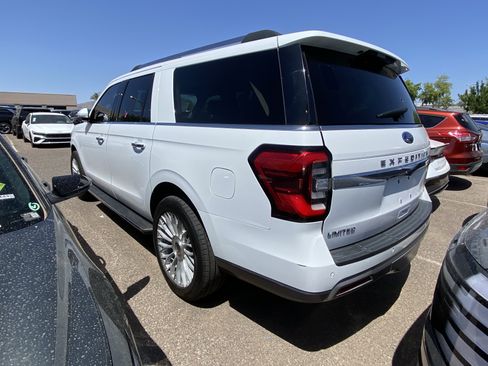Used 2023 Ford Expedition Max Limited image 3